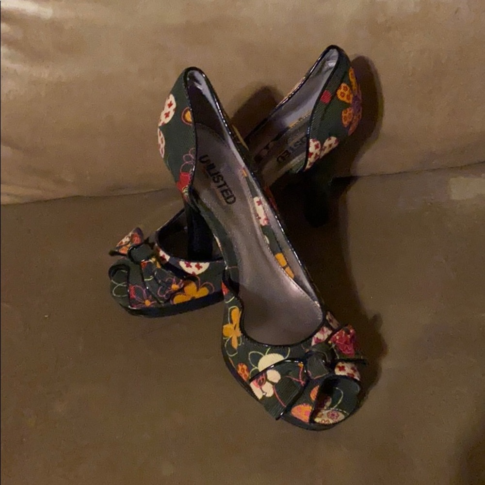 Peep toe heels